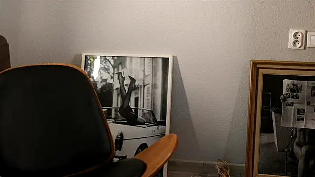 Snapshot of Special___ chatting on 12-23-24, 08:14 Special    online show from 12-23-24, 08:14