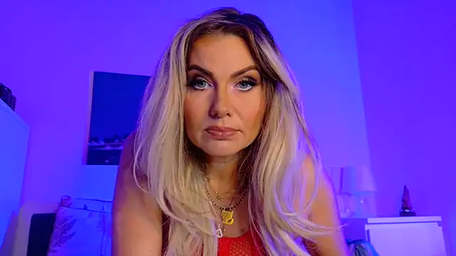 Tinkerbell822 online show from 10-03-25, 08:05