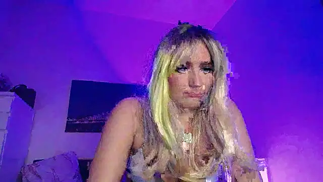 Tinkerbell822 online show from 03-18-25, 09:01