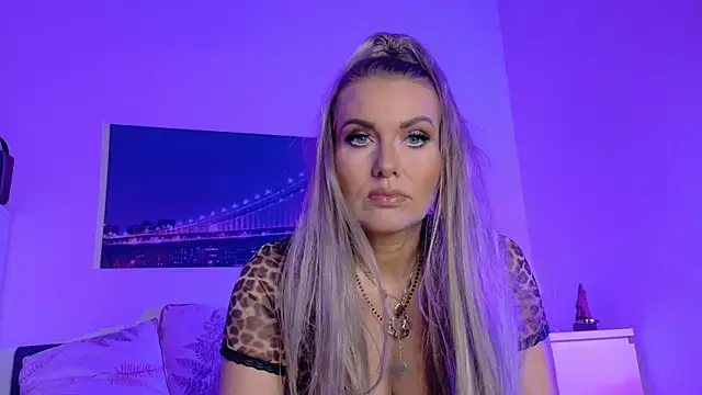 Tinkerbell822 online show from 09-16-25, 08:15