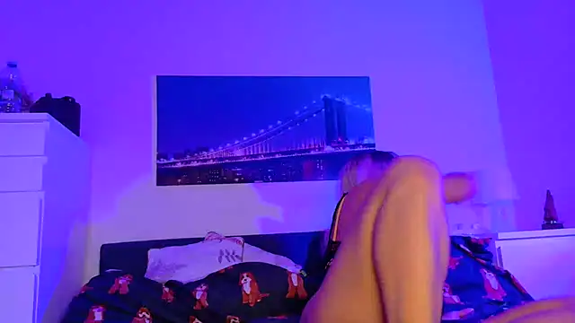 Tinkerbell822 online show from 09-29-25, 08:21