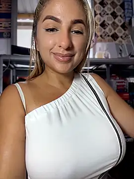 sammyqueenx21 online show from 04-30-26, 08:57