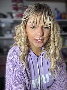 sammyqueenx21 online show from 11-20-25, 01:01