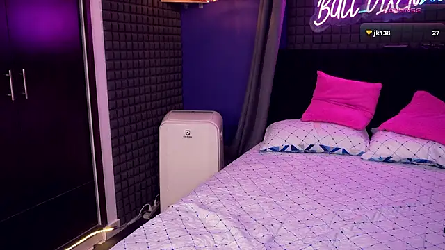 bull vixen2001 online show from 03-20-26, 09:32