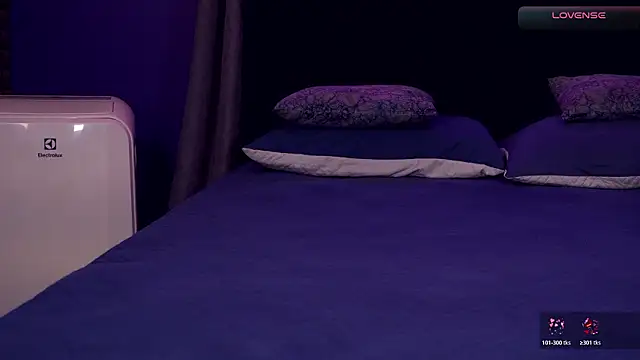 bull vixen2001 online show from 03-25-26, 11:47