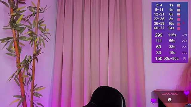 Snapshot of Bella-White chatting on 09-18-25, 03:59 Bella-White online show from 09-18-25, 03:59