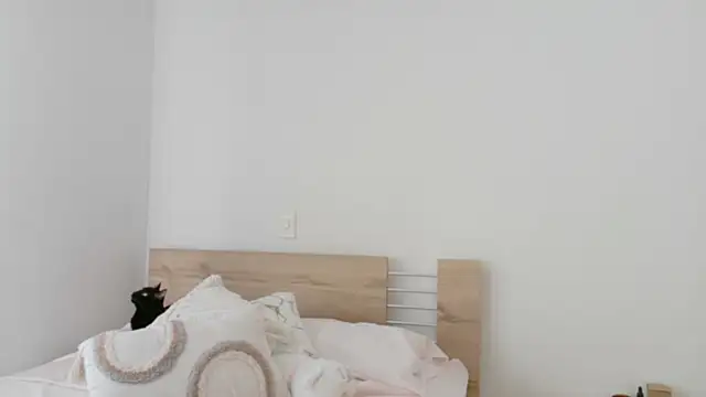 Snapshot of GrettaBenett chatting on 01-27-25, 07:13 GrettaBenett online show from 01-27-25, 07:13