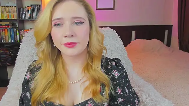 Lav Tender online show from 09-25-25, 07:53