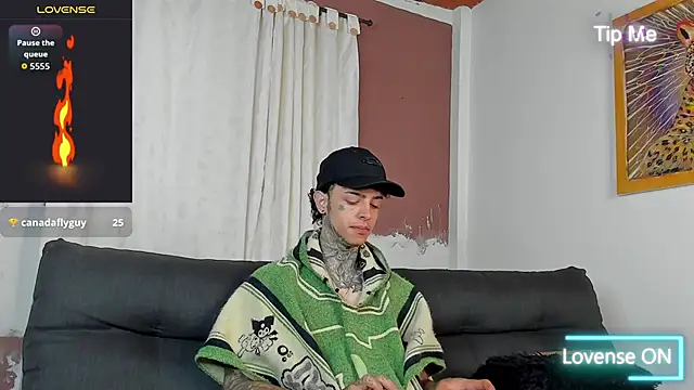 Snapshot of Aron_ford chatting on 09-30-25, 01:06 Aron ford online show from 09-30-25, 01:06