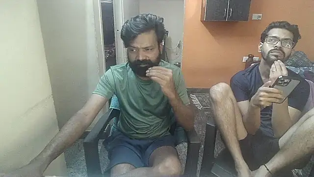 Snapshot of Indiaguy4u chatting on 01-19-25, 11:45 Indiaguy4u online show from 01-19-25, 11:45