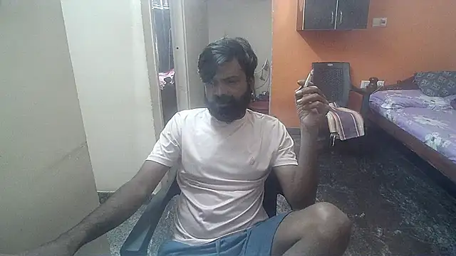 Snapshot of Indiaguy4u chatting on 01-13-25, 06:06 Indiaguy4u online show from 01-13-25, 06:06