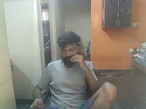 Snapshot of Indiaguy4u chatting on 02-16-25, 03:15 Indiaguy4u online show from 02-16-25, 03:15