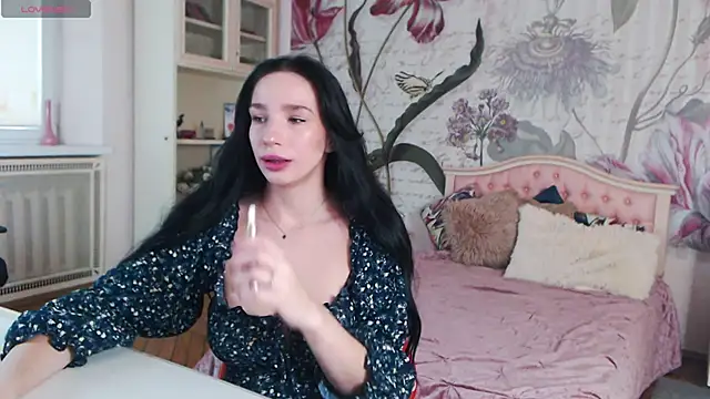Snapshot of AliciaBow chatting on 10-02-25, 12:08 AliciaBow online show from 10-02-25, 12:08