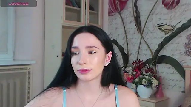 Snapshot of AliciaBow chatting on 02-02-25, 05:04 AliciaBow online show from 02-02-25, 05:04