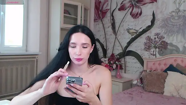 Snapshot of AliciaBow chatting on 09-08-25, 02:27 AliciaBow online show from 09-08-25, 02:27