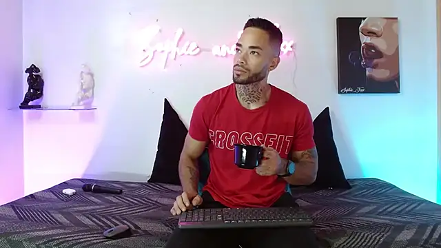 SophieFoxx17 online show from 04-21-26, 12:01