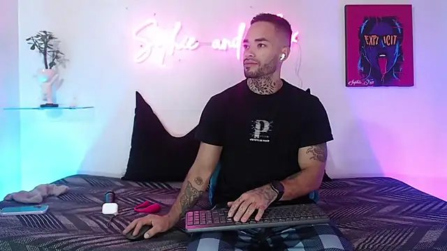 SophieFoxx17 online show from 02-05-26, 01:01