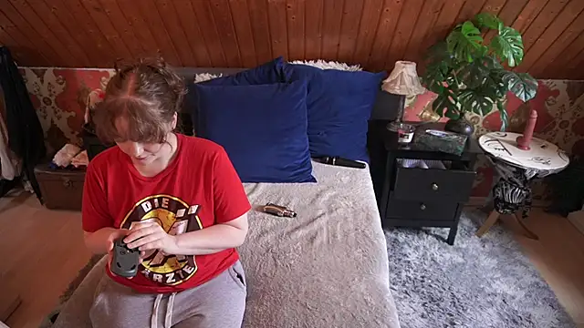 TessaWinter online show from 05-07-26, 02:09