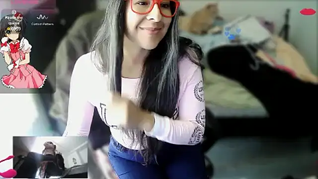 Snapshot of malishka18 chatting on 03-04-25, 03:15 malishka18 online show from 03-04-25, 03:15
