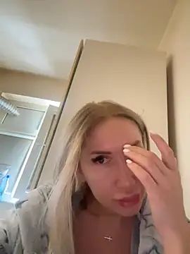 LexxiLow online show from 02-18-25, 08:49