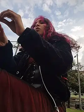 Snapshot of _Laary chatting on 02-14-26, 10:32 Laary online show from 02-14-26, 10:32