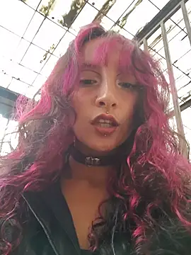 Snapshot of _Laary chatting on 02-07-26, 10:18 Laary online show from 02-07-26, 10:18