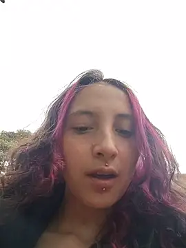 Snapshot of _Laary chatting on 11-02-25, 08:14 Laary online show from 11-02-25, 08:14