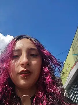 Snapshot of _Laary chatting on 11-23-25, 07:35 Laary online show from 11-23-25, 07:35