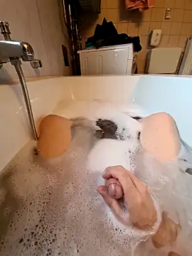 Snapshot of toeloverlive chatting on 09-25-25, 07:03 toeloverlive online show from 09-25-25, 07:03