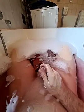 Snapshot of toeloverlive chatting on 12-01-25, 09:54 toeloverlive online show from 12-01-25, 09:54