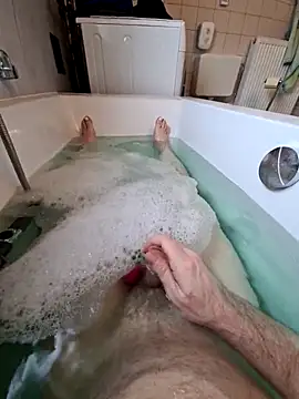 Snapshot of toeloverlive chatting on 02-16-26, 08:35 toeloverlive online show from 02-16-26, 08:35