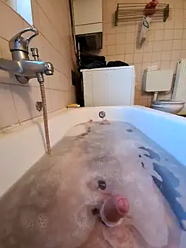 Snapshot of toeloverlive chatting on 12-05-24, 10:06 toeloverlive online show from 12-05-24, 10:06