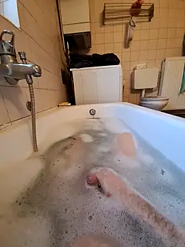 Snapshot of toeloverlive chatting on 12-12-24, 07:52 toeloverlive online show from 12-12-24, 07:52