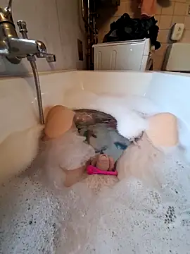 Snapshot of toeloverlive chatting on 10-07-25, 07:42 toeloverlive online show from 10-07-25, 07:42