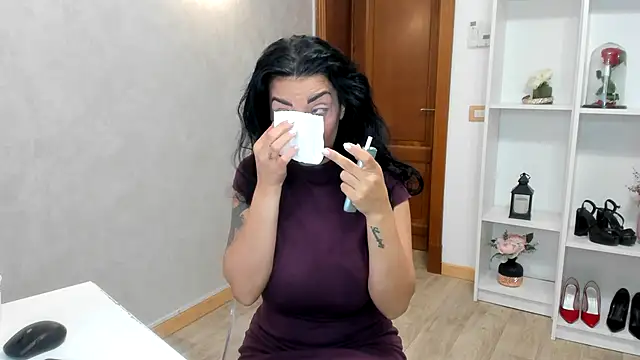 ElisaBaxter online show from 10-04-25, 04:25