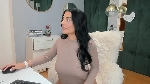 ElisaBaxter online show from 11-02-25, 06:07