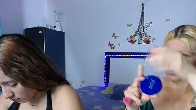 Nicolle Milf online show from 11-22-25, 07:13