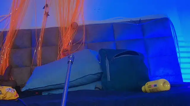 britanyy  online show from 10-25-25, 03:06