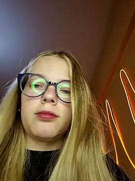 Snapshot of -veranito- chatting on 02-26-25, 03:03 -veranito- online show from 02-26-25, 03:03