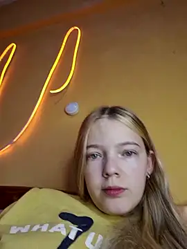Snapshot of -veranito- chatting on 03-11-25, 03:04 -veranito- online show from 03-11-25, 03:04