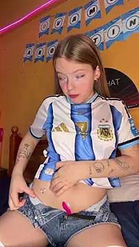 Snapshot of -veranito- chatting on 06-17-26, 12:54 -veranito- online show from 06-17-26, 12:54