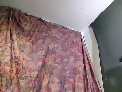 Snapshot of crazylatinguyy chatting on 12-04-24, 04:26 crazylatinguyy online show from 12-04-24, 04:26