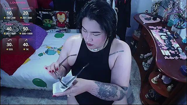 lufek23 online show from 10-30-25, 02:14