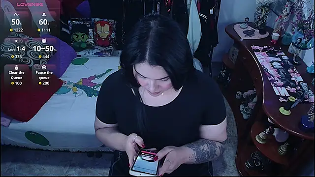 lufek23 online show from 10-29-25, 03:33