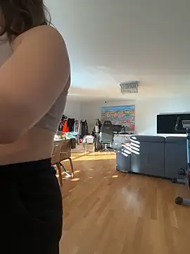 Snapshot of TheCinderella chatting on 02-03-26, 02:44 TheCinderella online show from 02-03-26, 02:44