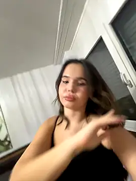 TheCinderella online show from 11-30-25, 04:08