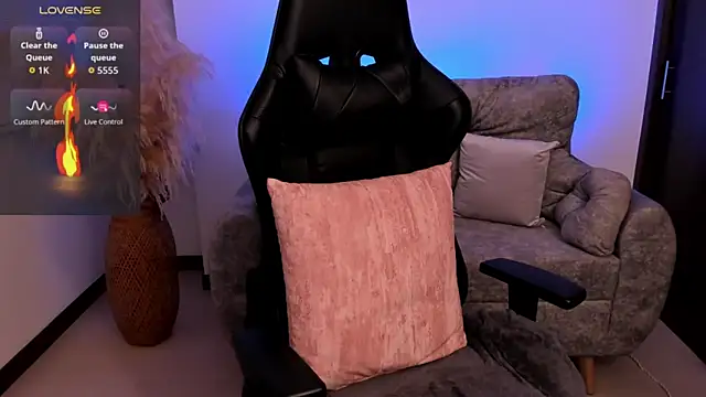 chloerossi online show from 05-11-26, 04:03
