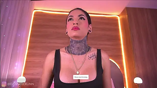 Snapshot of danna_berlin_ chatting on 02-13-26, 07:36 danna berlin online show from 02-13-26, 07:36