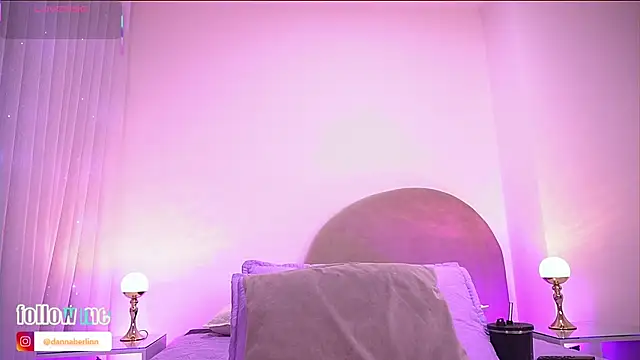 danna berlin  online show from 11-19-25, 07:25