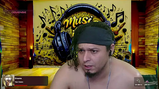 Snapshot of chino_roz chatting on 03-19-25, 11:25 chino roz online show from 03-19-25, 11:25